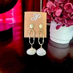 Plunder Design “SANDBAR” Earrings- NEW!! Seashell Charm Gold Drop Dangle